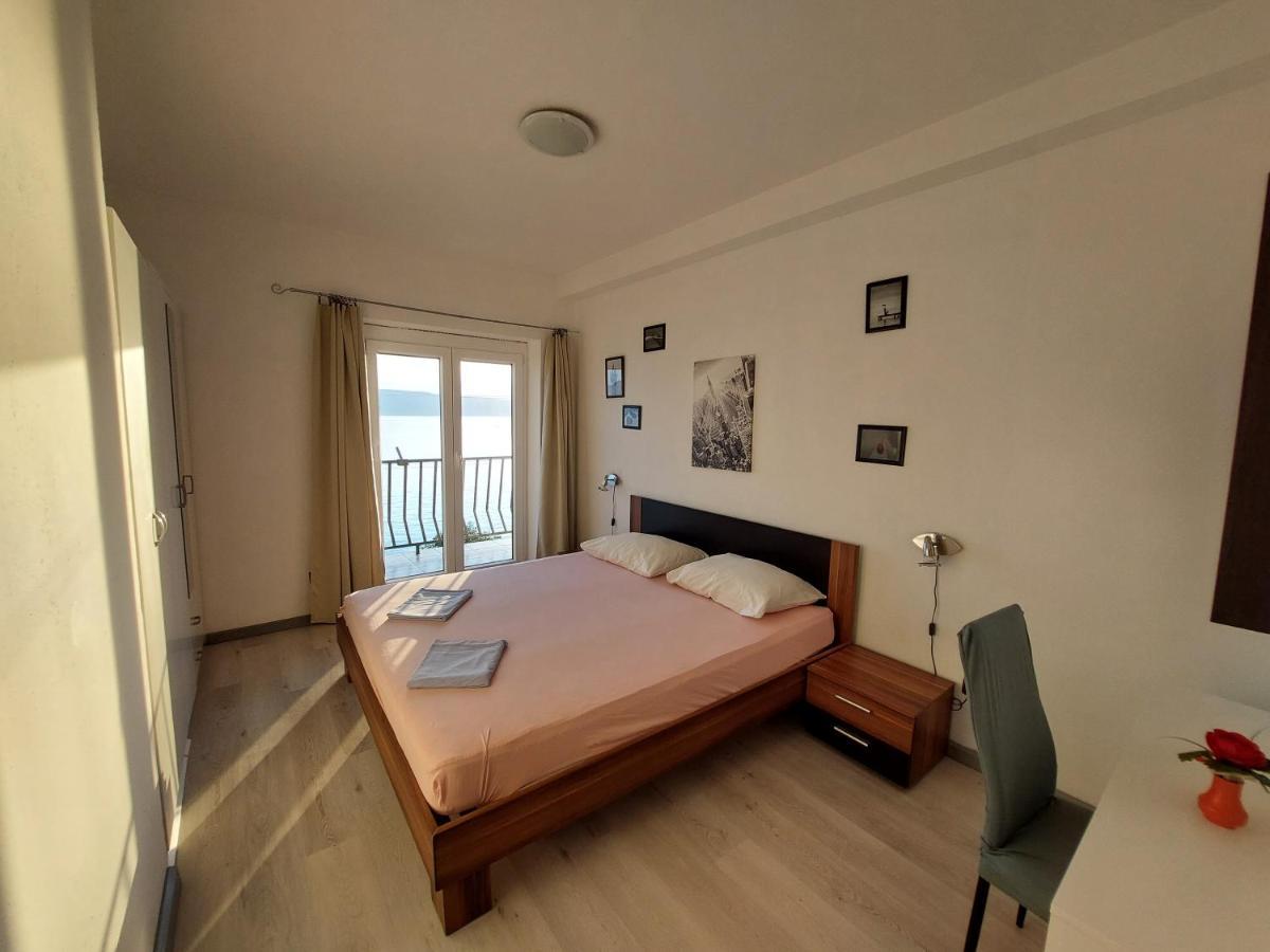 Apartment Denis Senj  Exterior photo